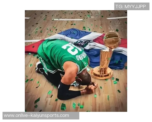 霍福德签署两年1200万美元合同含15交易保证金细节分析