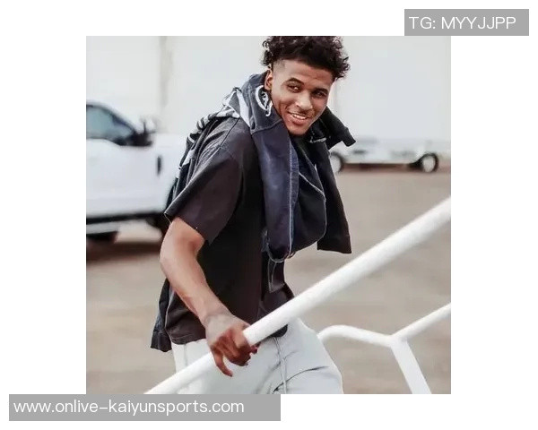 杰伦格林拒绝阿迪提前续约合同今日穿科比9月球漫步复刻鞋亮相 杰伦格林拒绝阿迪提前续约合同今日穿科比9月球漫步复刻鞋亮相