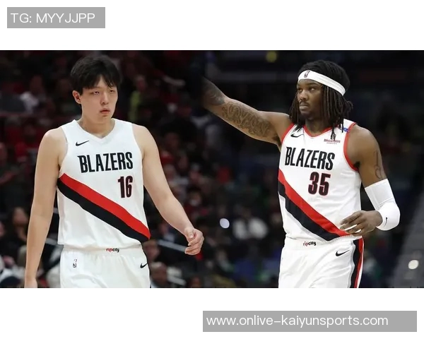 湖人阵容捉襟见肘仅剩十人出战背靠背对抗开拓者三名双向合同球员参战