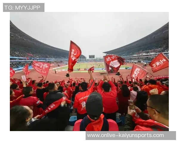 客场呐喊传递佛山力量助力球队坚定迈向保级之路