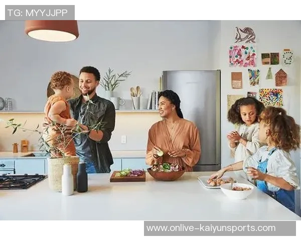 美媒分享库里一家六口温馨聚餐照片时光荏苒令人感慨不已