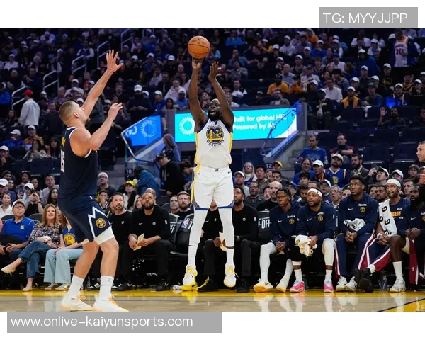 克拉克斯顿受到步行者和勇士等多支球队的密切关注与追逐